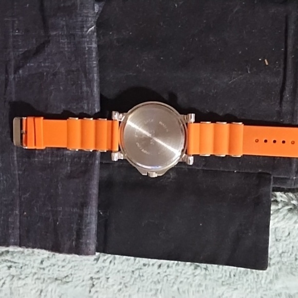 Techno King quartz watch with lots of pave diamonds - Picture 5 of 5